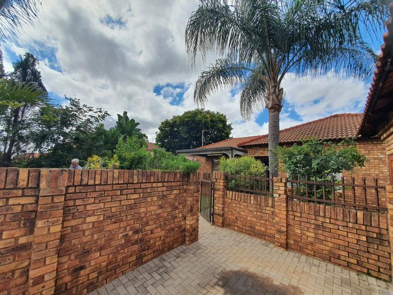 2 Bedroom Property for Sale in Theresa Park Gauteng