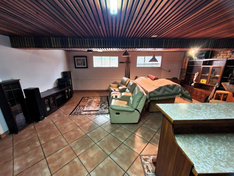 5 Bedroom Property for Sale in Wonderboom Gauteng