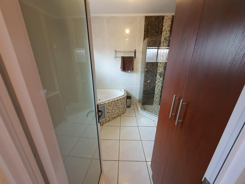 5 Bedroom Property for Sale in Wonderboom Gauteng