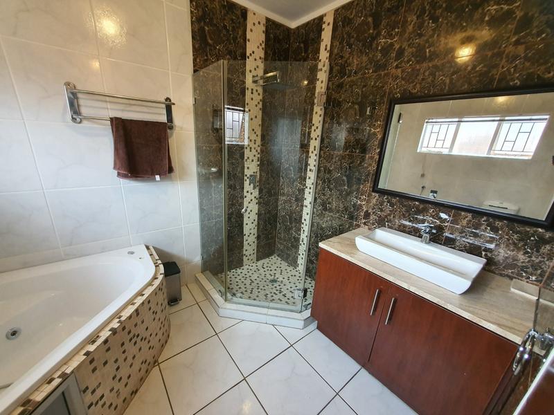 5 Bedroom Property for Sale in Wonderboom Gauteng