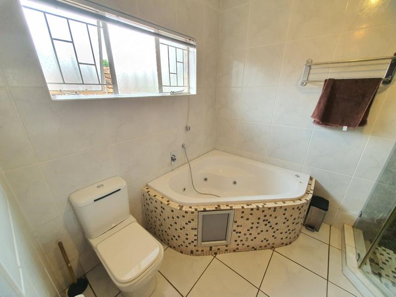 5 Bedroom Property for Sale in Wonderboom Gauteng