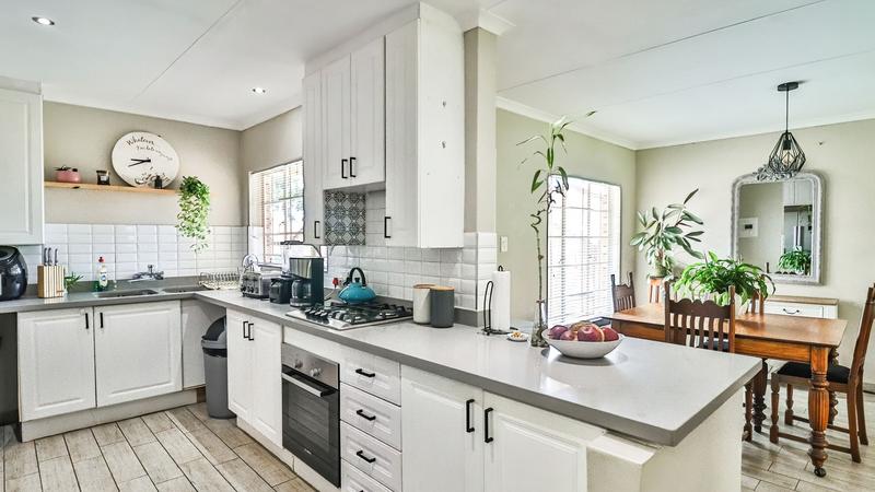 2 Bedroom Property for Sale in Highveld Gauteng