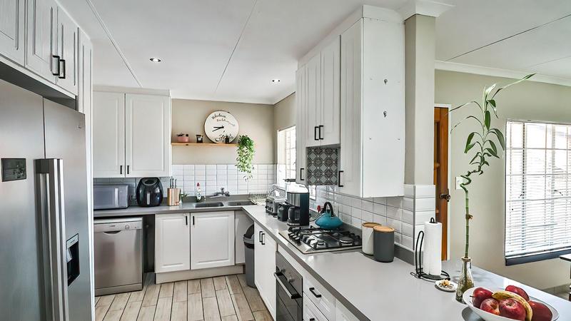 2 Bedroom Property for Sale in Highveld Gauteng