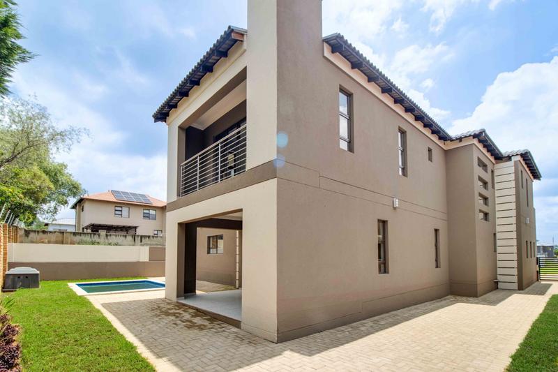 4 Bedroom Property for Sale in Ruimsig Gauteng
