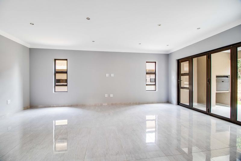 4 Bedroom Property for Sale in Ruimsig Gauteng