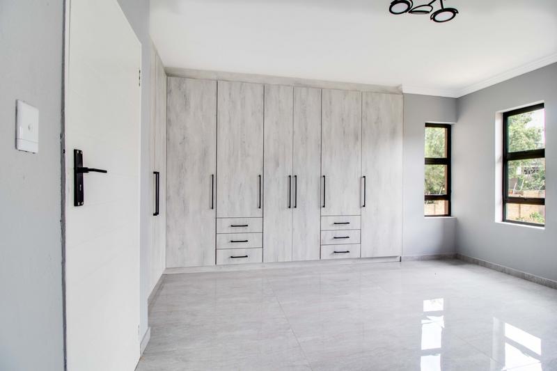 4 Bedroom Property for Sale in Ruimsig Gauteng