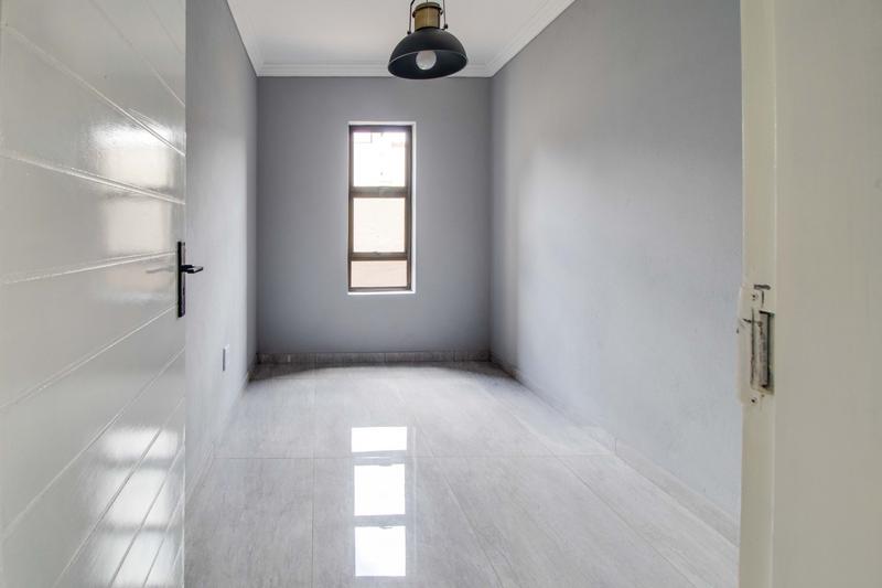 4 Bedroom Property for Sale in Ruimsig Gauteng