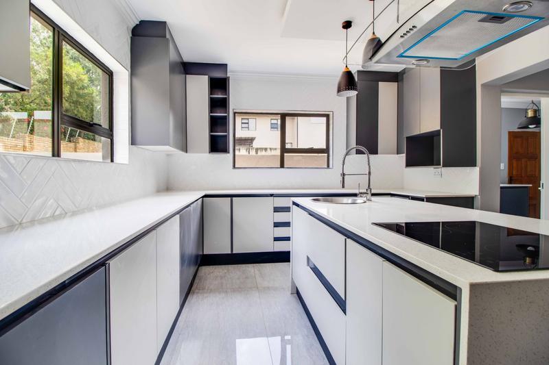 4 Bedroom Property for Sale in Ruimsig Gauteng