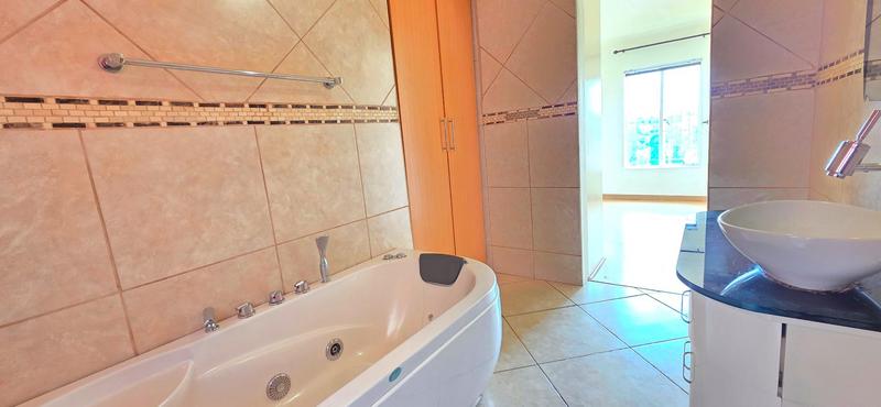 2 Bedroom Property for Sale in Helderkruin Gauteng