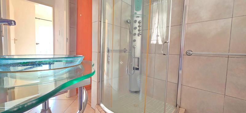 2 Bedroom Property for Sale in Helderkruin Gauteng