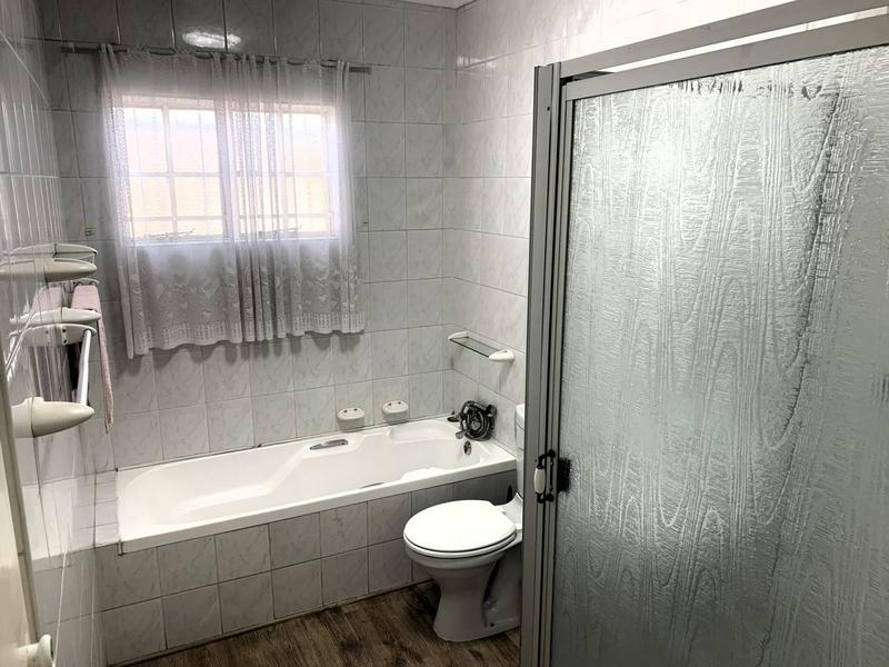 2 Bedroom Property for Sale in Freeway Park Gauteng