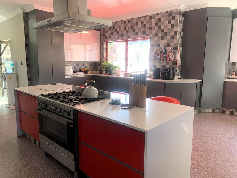 6 Bedroom Property for Sale in Sunward Park Gauteng