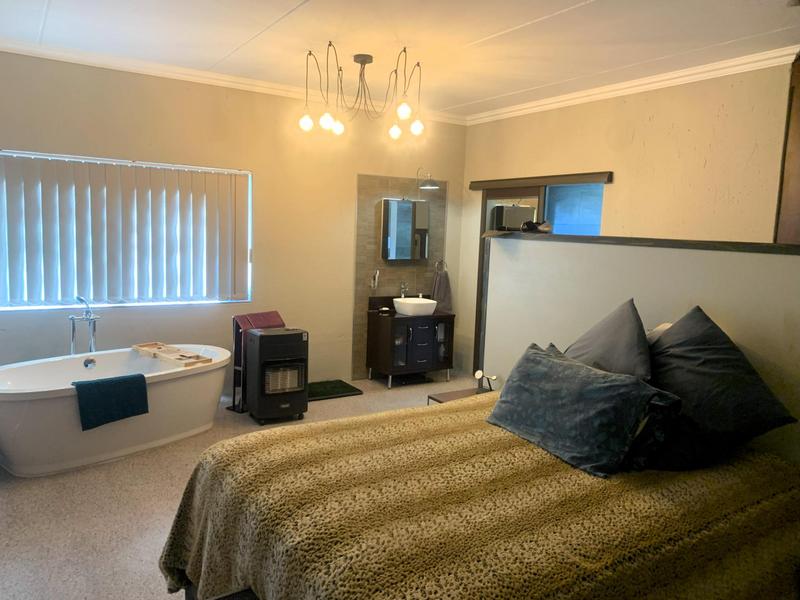 6 Bedroom Property for Sale in Sunward Park Gauteng