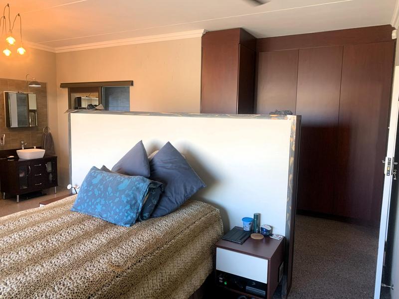 6 Bedroom Property for Sale in Sunward Park Gauteng