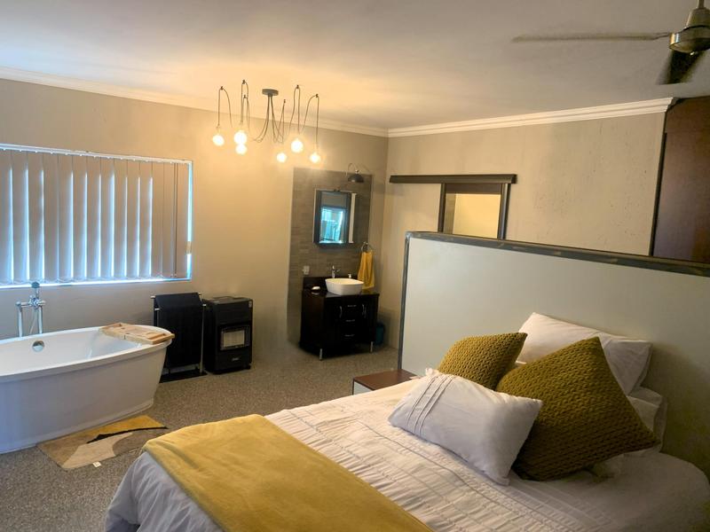 6 Bedroom Property for Sale in Sunward Park Gauteng