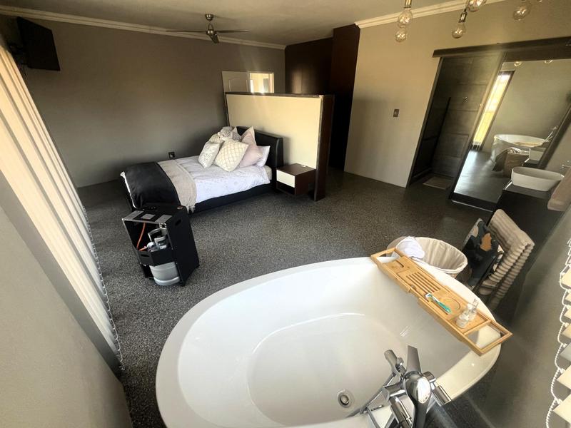 6 Bedroom Property for Sale in Sunward Park Gauteng