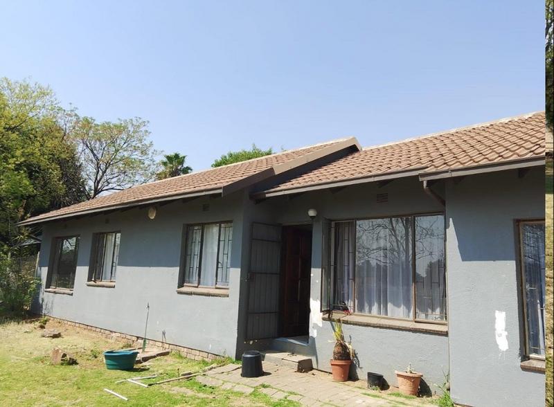 To Let 2 Bedroom Property for Rent in Crystal Park Gauteng