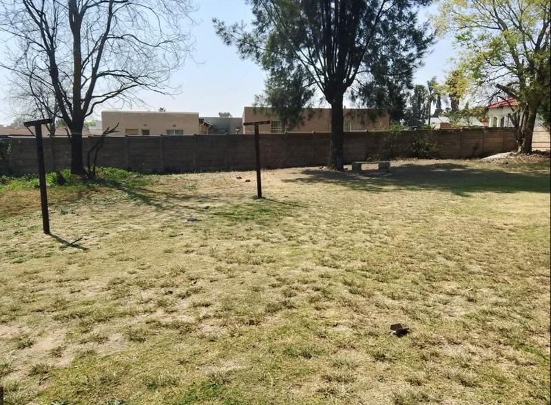 To Let 2 Bedroom Property for Rent in Crystal Park Gauteng