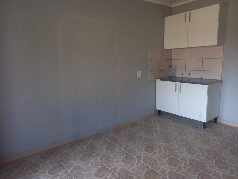 To Let 2 Bedroom Property for Rent in Crystal Park Gauteng