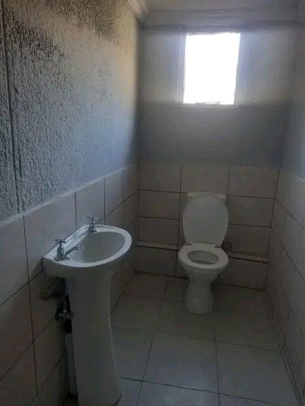 To Let 2 Bedroom Property for Rent in Crystal Park Gauteng