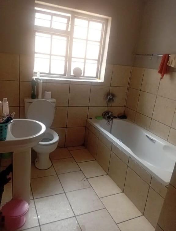 To Let 3 Bedroom Property for Rent in Primrose Hill Gauteng