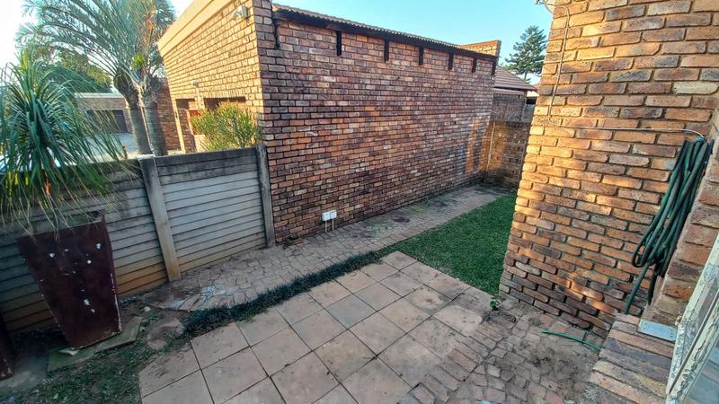 To Let 2 Bedroom Property for Rent in Claremont Gauteng