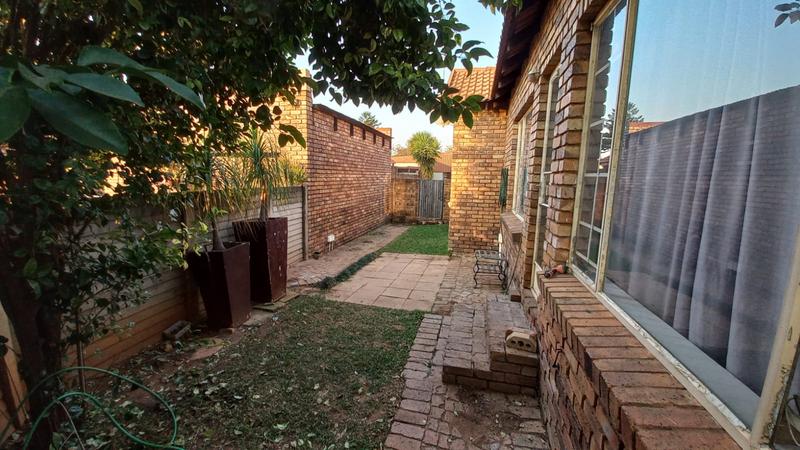 To Let 2 Bedroom Property for Rent in Claremont Gauteng