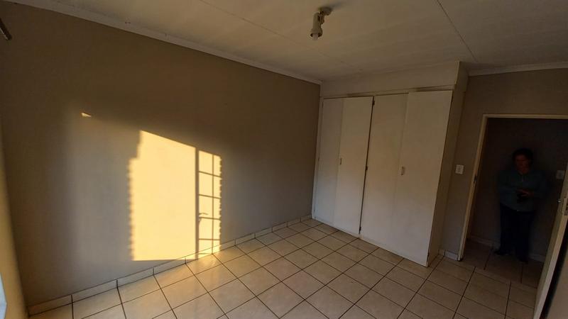 To Let 2 Bedroom Property for Rent in Claremont Gauteng