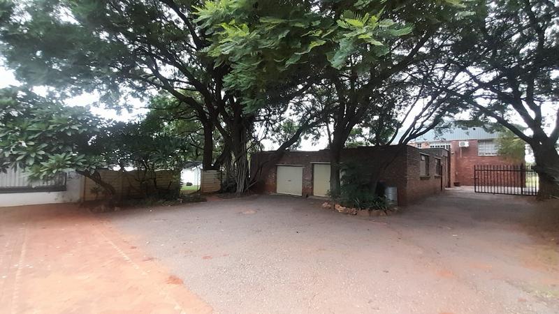 10 Bedroom Property for Sale in Andeon AH Gauteng