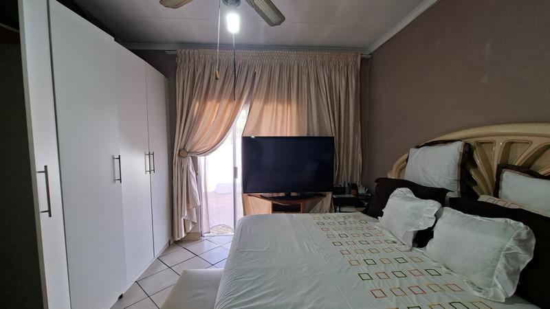 4 Bedroom Property for Sale in Booysens Gauteng