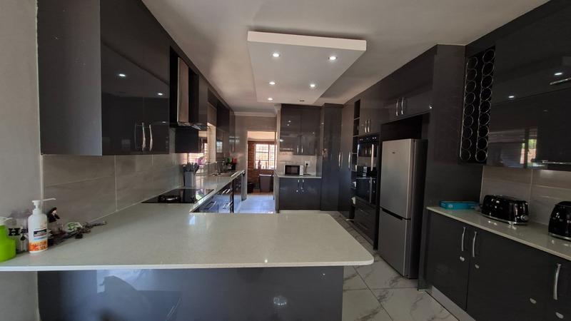 4 Bedroom Property for Sale in Booysens Gauteng