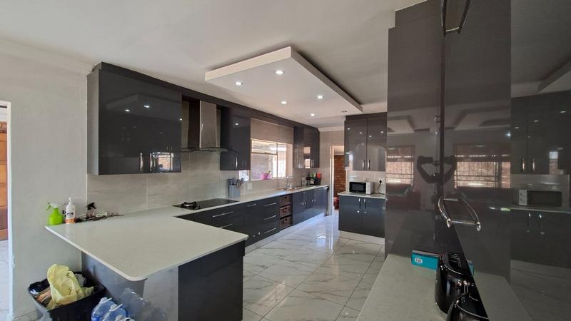 4 Bedroom Property for Sale in Booysens Gauteng