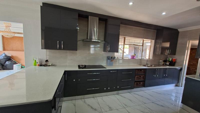 4 Bedroom Property for Sale in Booysens Gauteng