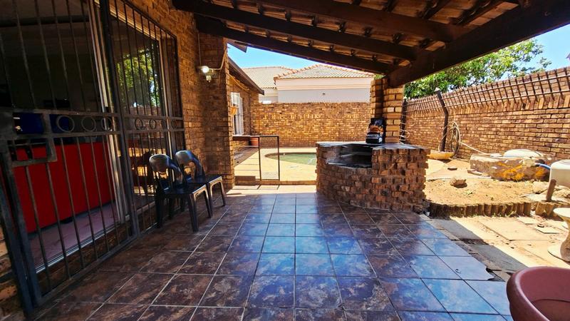4 Bedroom Property for Sale in Booysens Gauteng