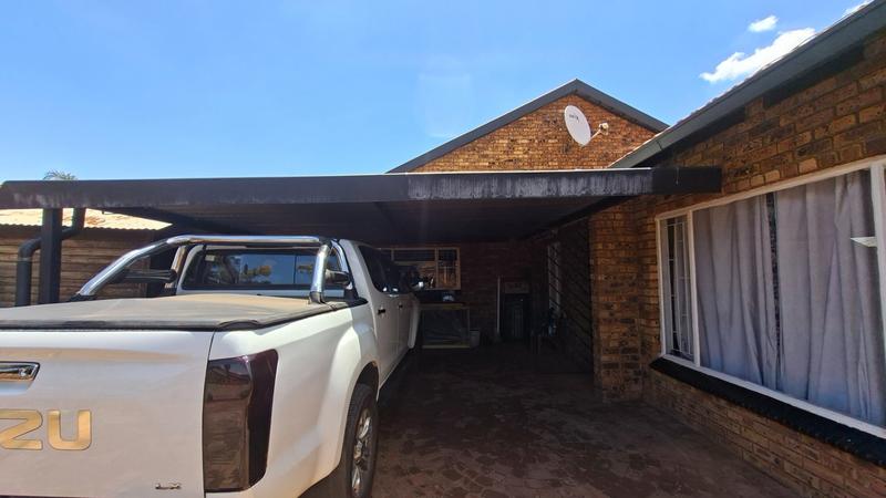 4 Bedroom Property for Sale in Booysens Gauteng