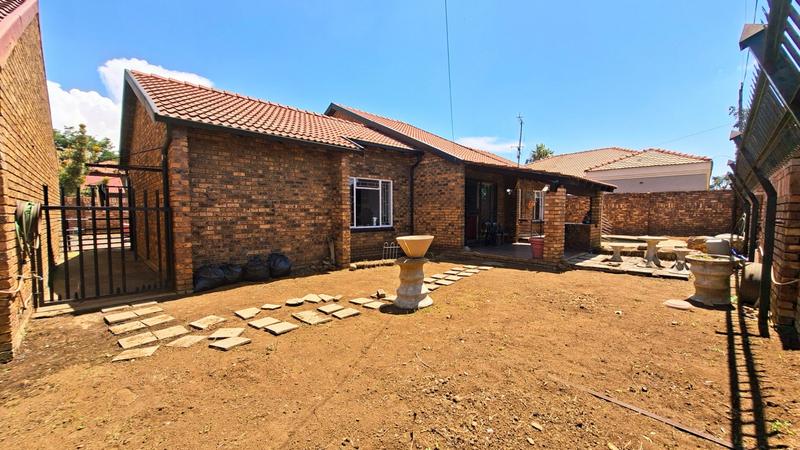 4 Bedroom Property for Sale in Booysens Gauteng