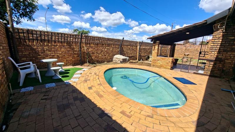 4 Bedroom Property for Sale in Booysens Gauteng