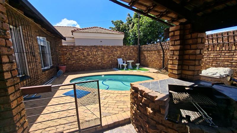 4 Bedroom Property for Sale in Booysens Gauteng