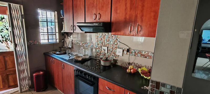 2 Bedroom Property for Sale in Elandspoort Gauteng