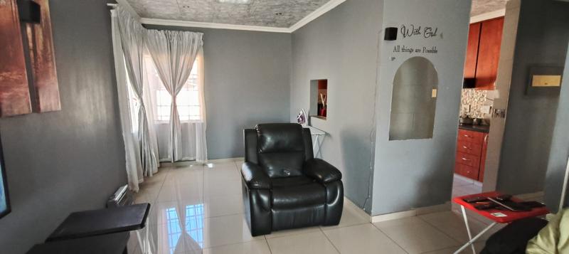 2 Bedroom Property for Sale in Elandspoort Gauteng