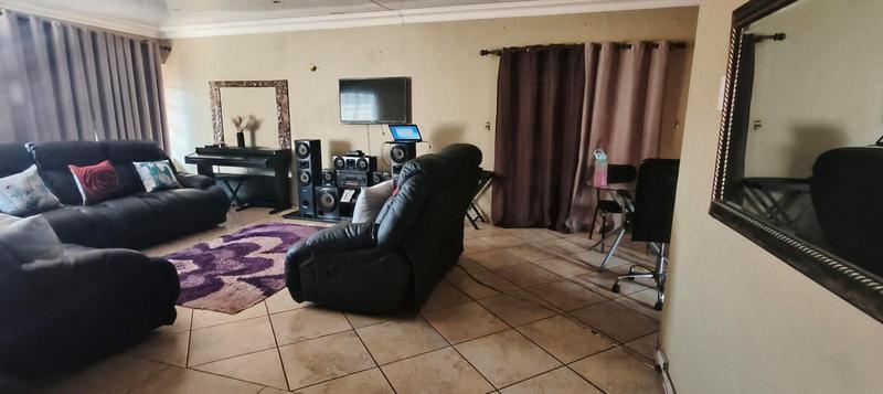 3 Bedroom Property for Sale in Elandspoort Gauteng