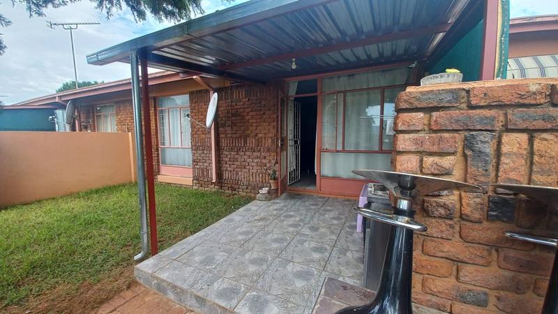 2 Bedroom Property for Sale in Hermanstad Gauteng