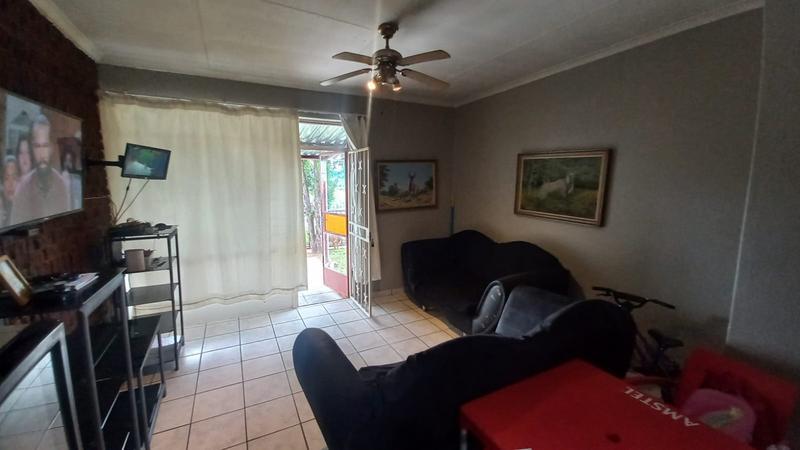2 Bedroom Property for Sale in Hermanstad Gauteng