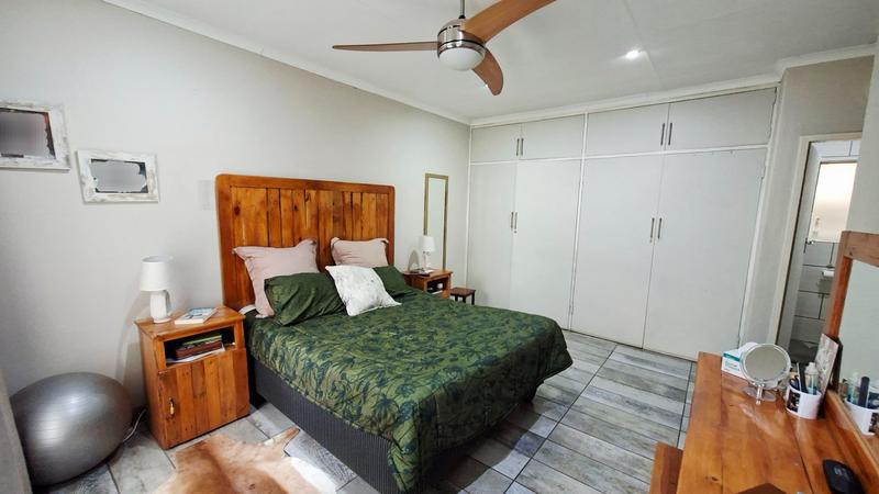 5 Bedroom Property for Sale in Kirkney Gauteng