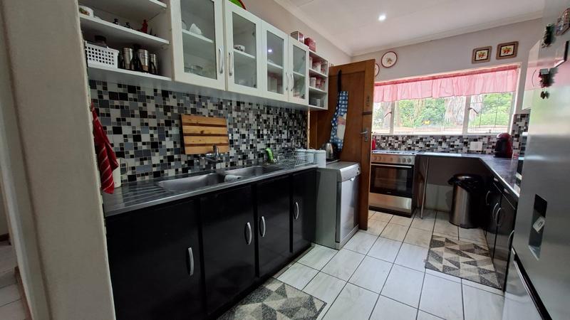 5 Bedroom Property for Sale in Kirkney Gauteng