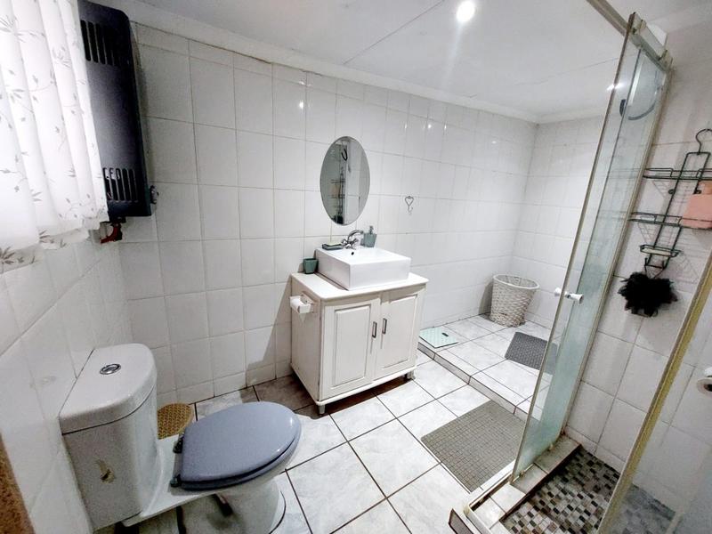 5 Bedroom Property for Sale in Kirkney Gauteng