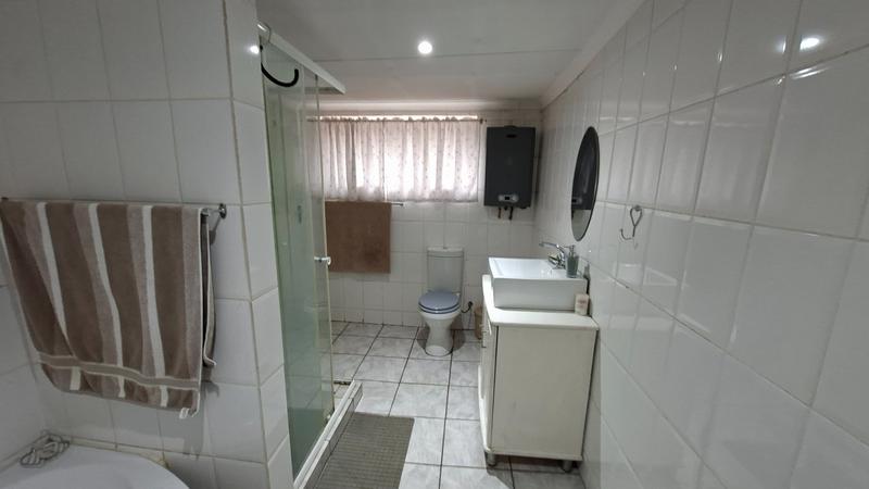 5 Bedroom Property for Sale in Kirkney Gauteng