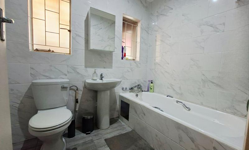 5 Bedroom Property for Sale in Kirkney Gauteng