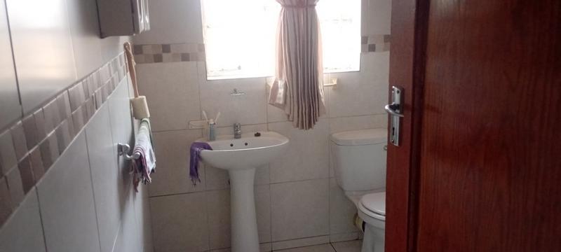 3 Bedroom Property for Sale in Les Marais Gauteng