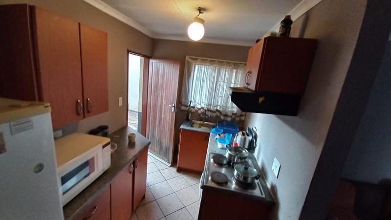 2 Bedroom Property for Sale in Lotus Gardens Gauteng